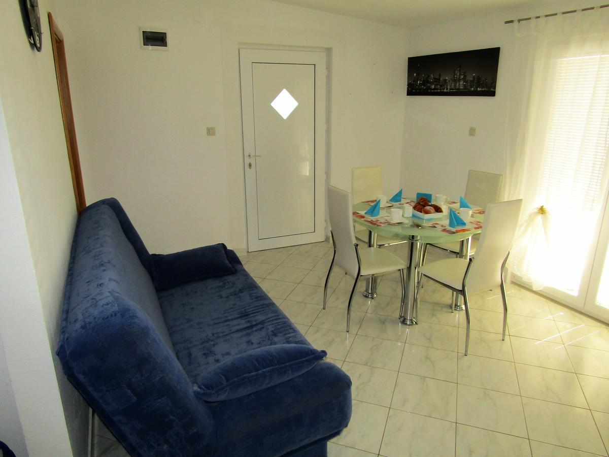 Apartments Kokor Vodice Exterior photo