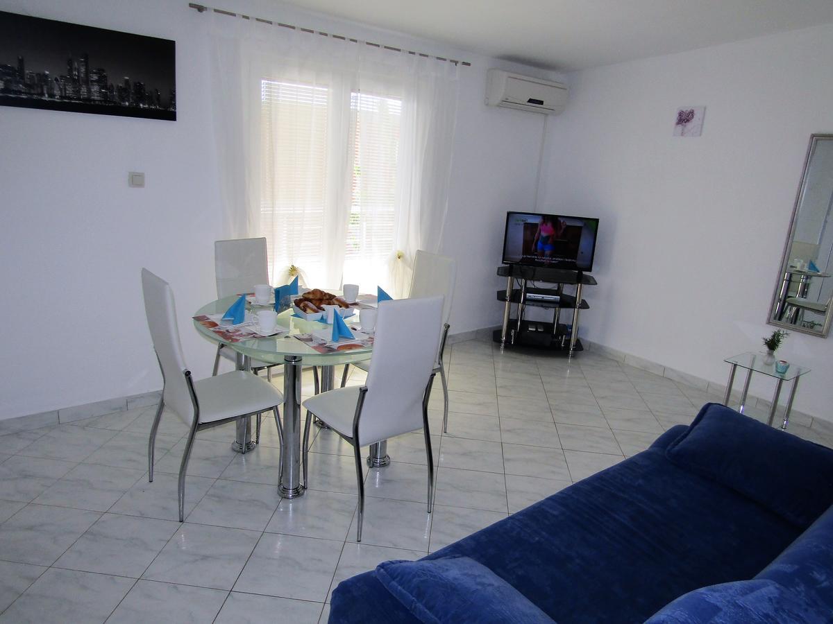 Apartments Kokor Vodice Exterior photo